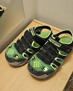 Санда Skechers 32 (1 фото из 2)