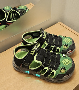 Санда Skechers 32 (2 фото из 2)