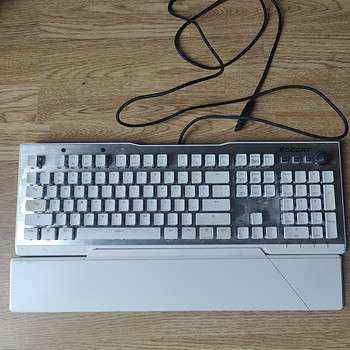Roccat Vulcan 122 AIMO