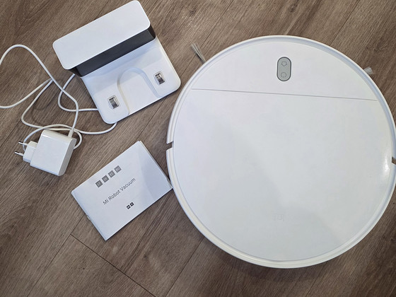 Xiaomi Mi Robot Vacuum-Mop Essential