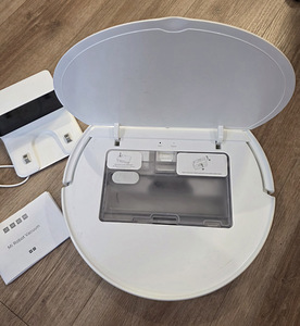 Xiaomi Mi Robot Vacuum-Mop Essential (4 фото из 4)