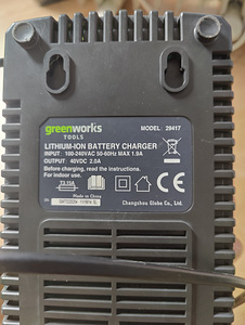 Greenworks 40V аккумулятор и зарядное устройство (2 фото из 4)