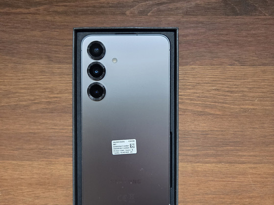 SAMSUNG S25 12/128GB