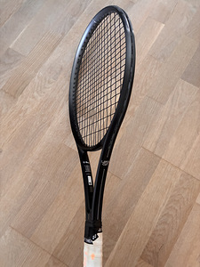 Теннисная ракетка Wilson (2 фото из 3)