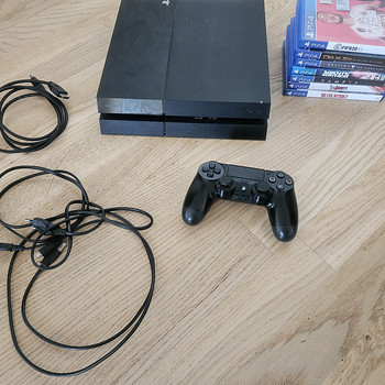 Sony Ps4 + 1 cd game playstation 4