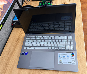 ASUS Vivobook S 16 OLED S5606CA / Ultra 7 / 16 GB / 1 TB (2 foto / 2)