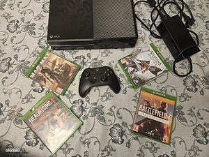 Microsoft Xbox One + 4 игры (1 фото из 1)