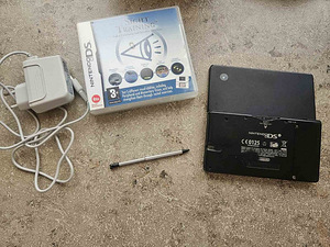 Nintendo Dsi (3 foto / 3)