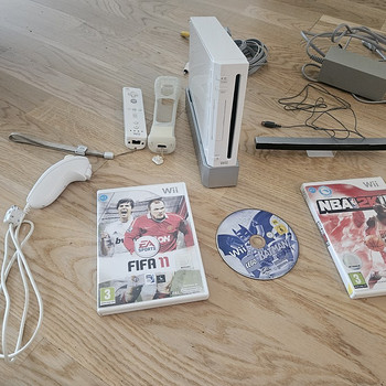 Nintendo WIi kolme mänguga