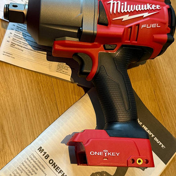 Аккумуляторный импульсный гайковерт Milwaukee M18 FUEL