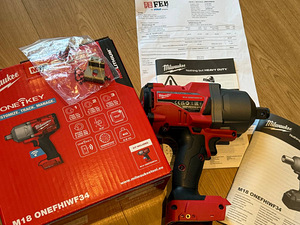 Akutoitel töötav löökmutrikeeraja Milwaukee M18 FUEL (2 foto / 3)
