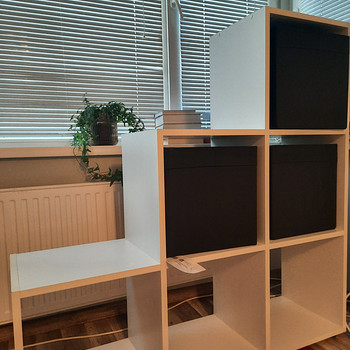 Стеллаж/разделитель комнаты с коробками Ikea