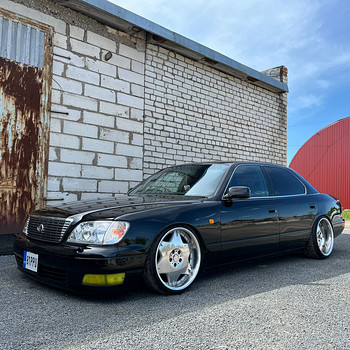 Lexus LS400