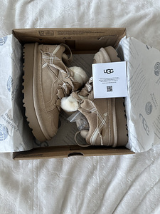 Ugg (1 фото из 3)