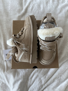 Ugg (3 фото из 3)
