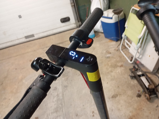 Продаю електро самокат Xiaomi scooter mi 2 pro