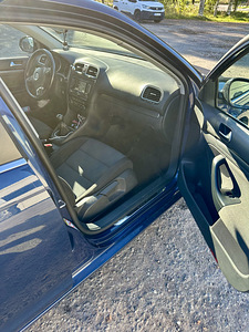 Volkswagen Golf VI (8 foto / 8)