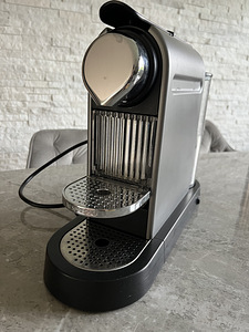Капсульная кофемашина Nespresso (1 фото из 6)