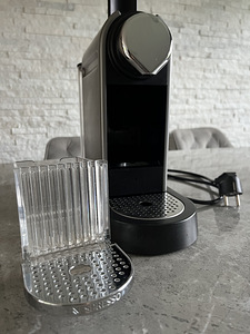 Капсульная кофемашина Nespresso (2 фото из 6)