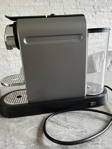 Капсульная кофемашина Nespresso (5 фото из 6)