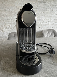 Капсульная кофемашина Nespresso (6 фото из 6)