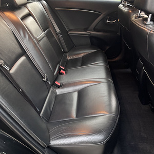 Toyota Avensis (9 foto / 14)