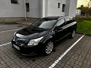 Toyota Avensis (2 foto / 14)