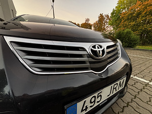 Toyota Avensis (4 foto / 14)