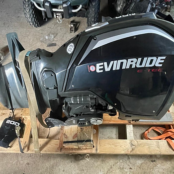 Лодочный мотор Evinrude E-Tec G2 200hp.