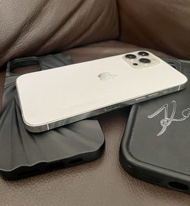 Apple iPhone 12 Pro Max (3 foto / 6)
