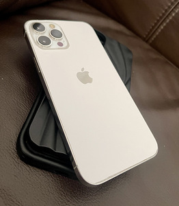 Apple iPhone 12 Pro Max (5 foto / 6)