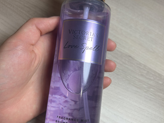 Victoria’s Secret Love Spell — мист для тела 200 мл
