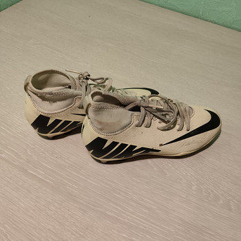 Nike'i jalgpallijalatsid