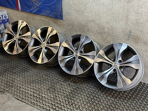 5x114.3 R18 Honda CHV/CRV Originaal (2 foto / 3)