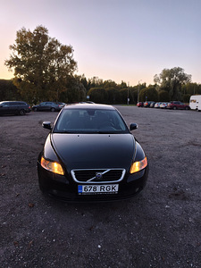 Volvo S40 (7 foto / 14)