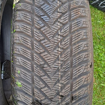 M+S 215 65 16, Goodyear ultragrip suv 4x4