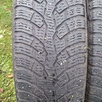 M+S 205 65 16c, Nokian Hakkapeliitta CR4