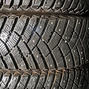 Naastrehvid 195 65 15, Goodyear Ultragrip Ice Arctic, 8mm