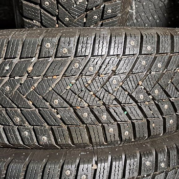 Naastrehvid 195 65 15, Vredestein wintrac ice, 95T, 8-9mm