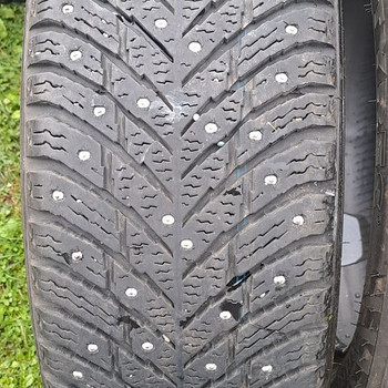 Naastrehvid 195 65 15, Nokian Hakkapeliitta 10, 3122, 6mm
