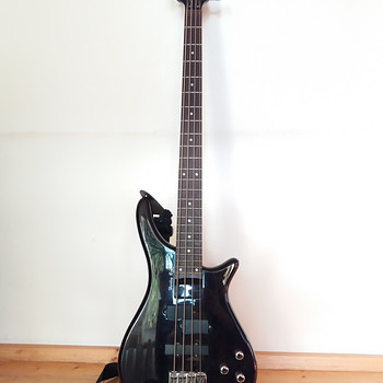 Basskitarr Harley Benton