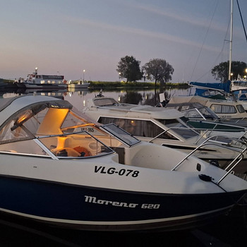 Silver SILVER MORENO 620 HONDA 200 HP