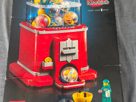 Lego vending mashine