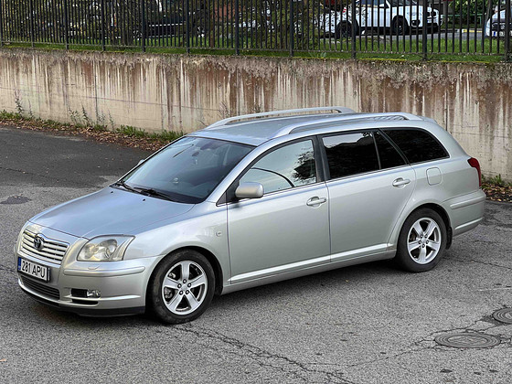TOYOTA AVENSIS