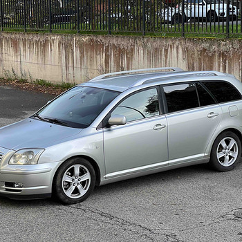 TOYOTA AVENSIS