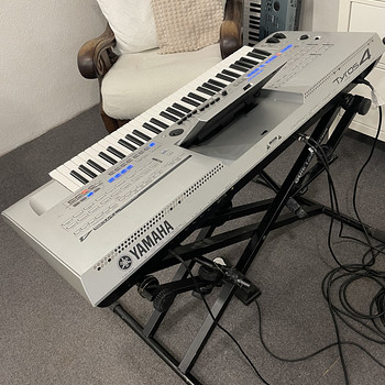 Yamaha tyros 4