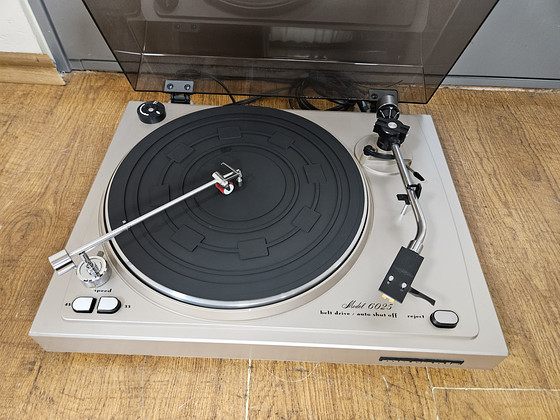 Виниловый проигрыватель HiFi Marantz Model 6025