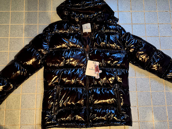 Пуховик Moncler