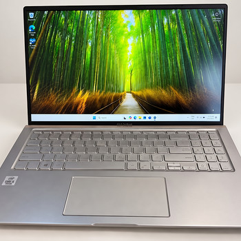 ASUS ZenBook 15 | i5-10210U | 8GB | 512GB SSD | Win11 + сумка