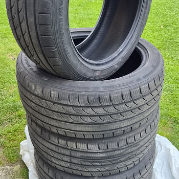 зимние шины 235/45 R18